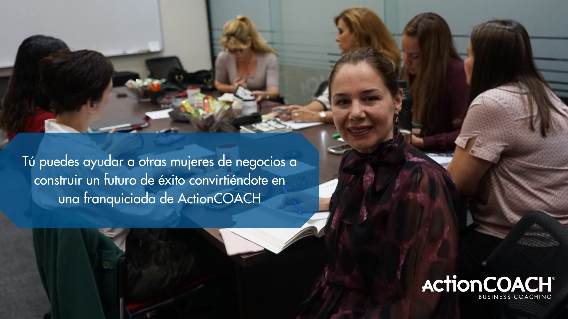 Puedes ayudar a otras emprendedoras a construir su futuro.